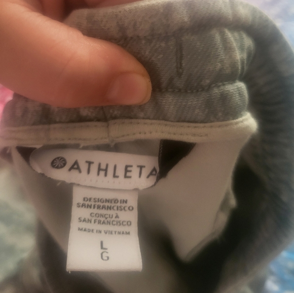 Athleta camo joggers - Picture 2 of 4
